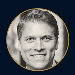 Portrait of Dr Arnd Halbach, author of Your Second Curve.